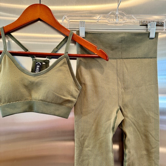 NWOT The Upside SET Seamless Ballet Bra and Ribbed Leggings in Khaki Green Olive - Picture 7 of 16